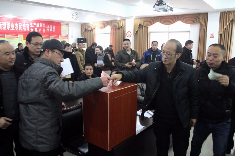 县农业局为困难职工石和平家庭募捐