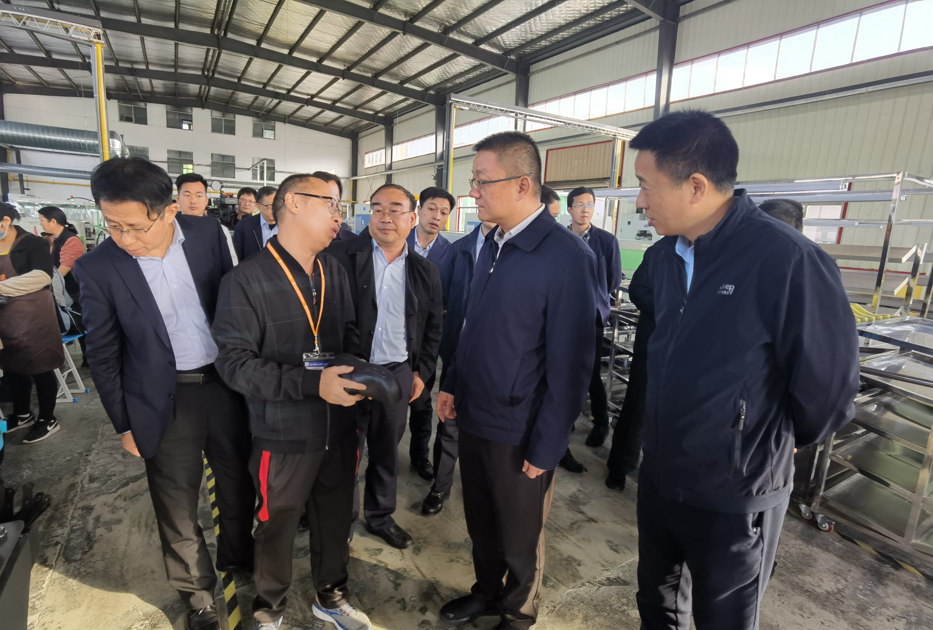 吴之凌来我县调研四季度冲刺工作